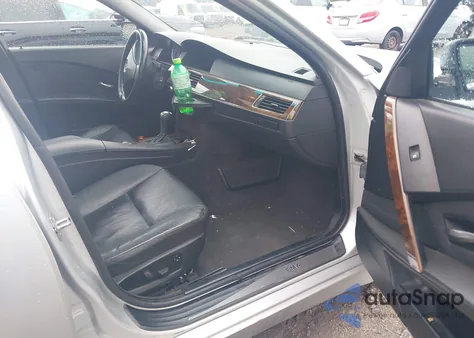 2007 BMW 530Xi z USA, uszkodzony, nr VIN WBANF73557CU25045